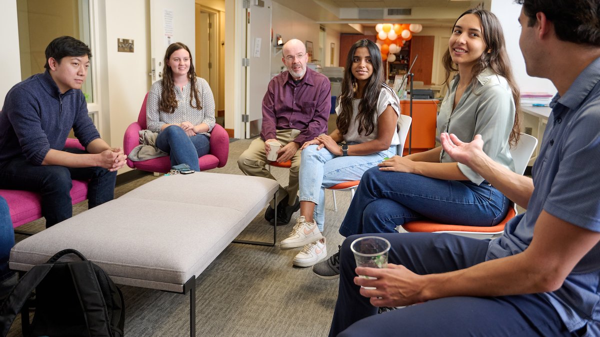 Mentoring group gathers at Caltech