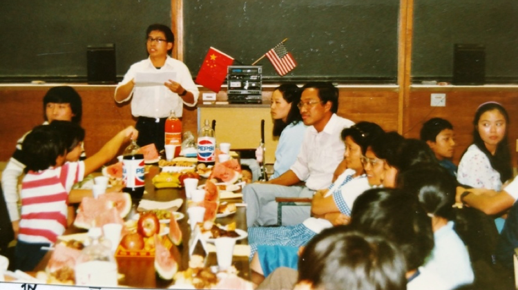 Chinese students convene the Caltech C Club in 1985